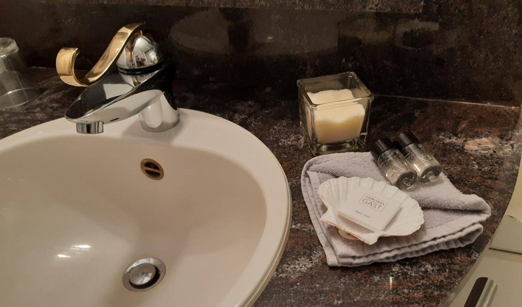Schiefes Haus Hotel Ulm Kamer foto